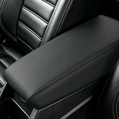 AOMSAZTO close-up of leather grain texture offering durable comfort