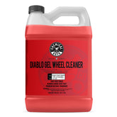 Chemical Guys front label showing product identity and size, clear branding benefit