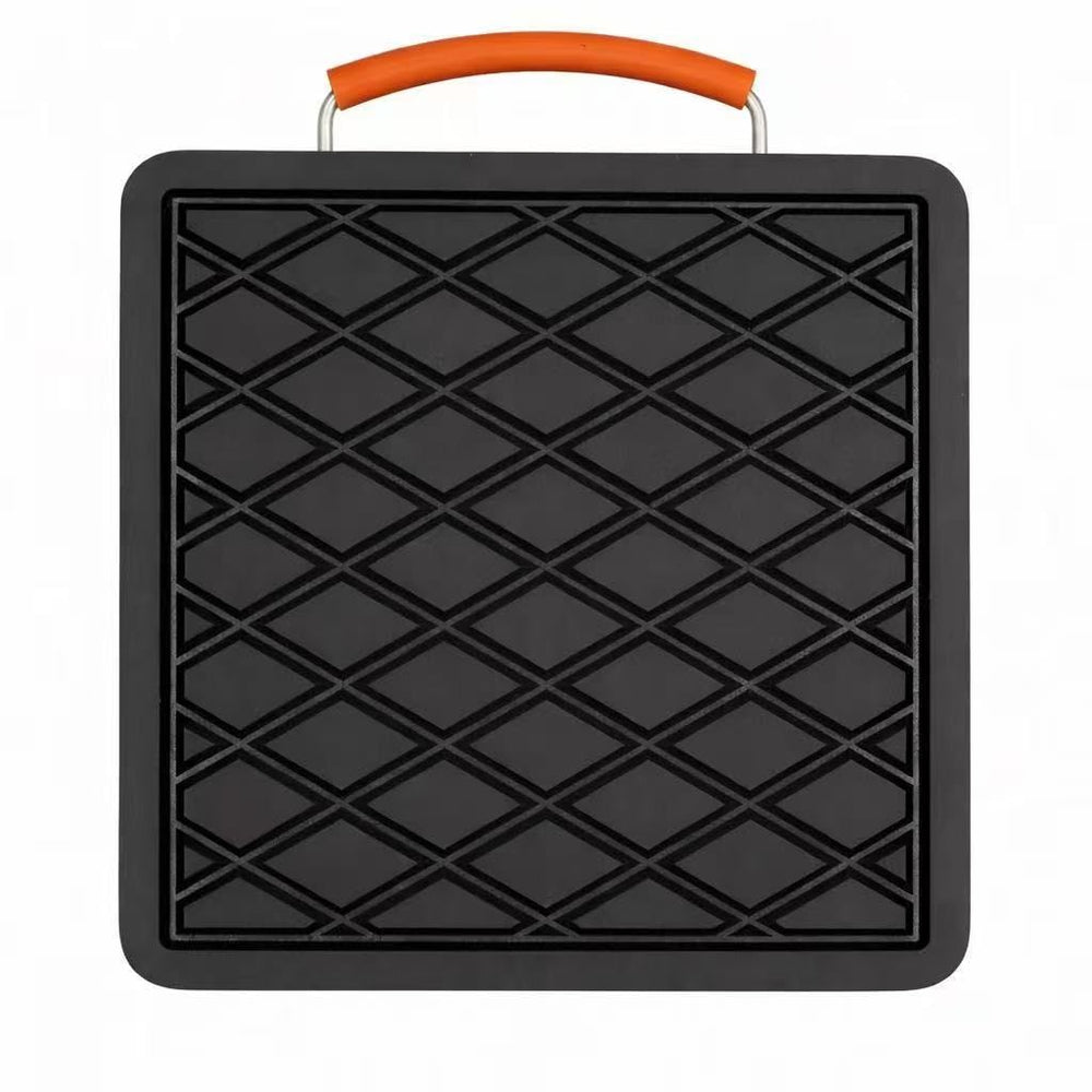 Generic outrigger pad front view showing full footprint and stability benefit