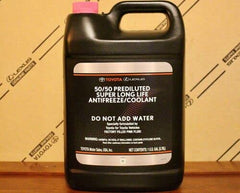Genuine 00272 SLLC2 pouring into radiator during refill to show practical use benefit