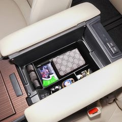 HGWEI organizer installed in Sienna console improving access and order