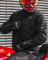 ILM JAM1 back with reflective strips enhancing nighttime visibility