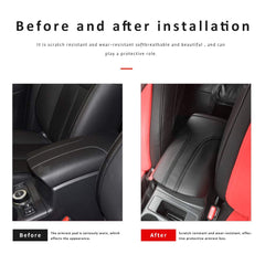 INTGET close-up leather texture and black stitching for comfortable feel