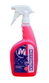 Motomuck 32oz bottle front view showing label and trigger for easy application