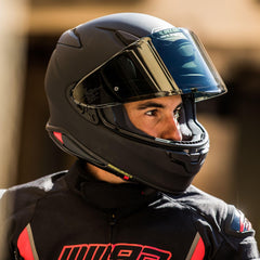 Shoei RF-1400 interior liner showing moisture-wicking comfort and fit