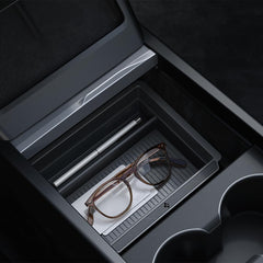 Spigen organizer front view showing clean fit and increased storage benefit