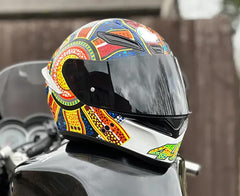 TAOHOM close-up of visor edge detail highlights durable polycarbonate construction