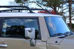 Votex antenna threaded base detail showing secure screw-on installation benefit