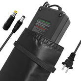XIUWK front view of charger showing compact housing and status LED, reliable fast charging