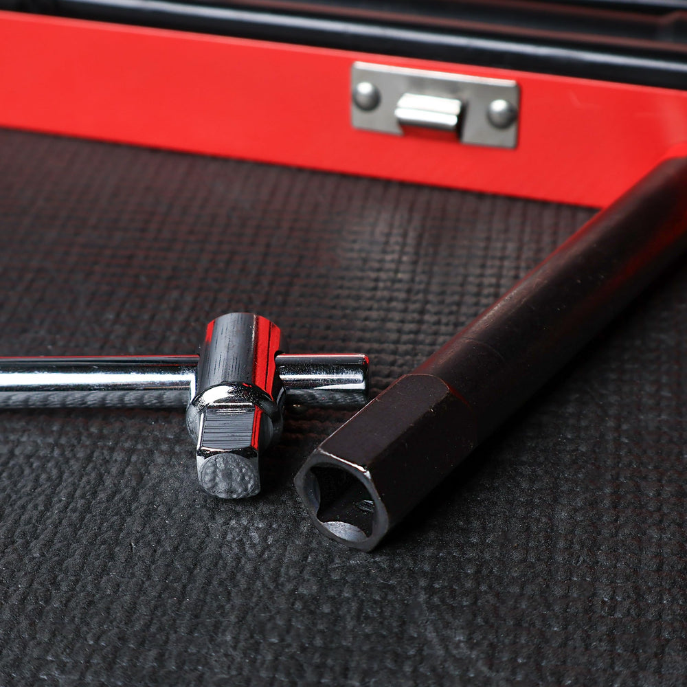 ABN sturdy metal carrying case closed for safe transport