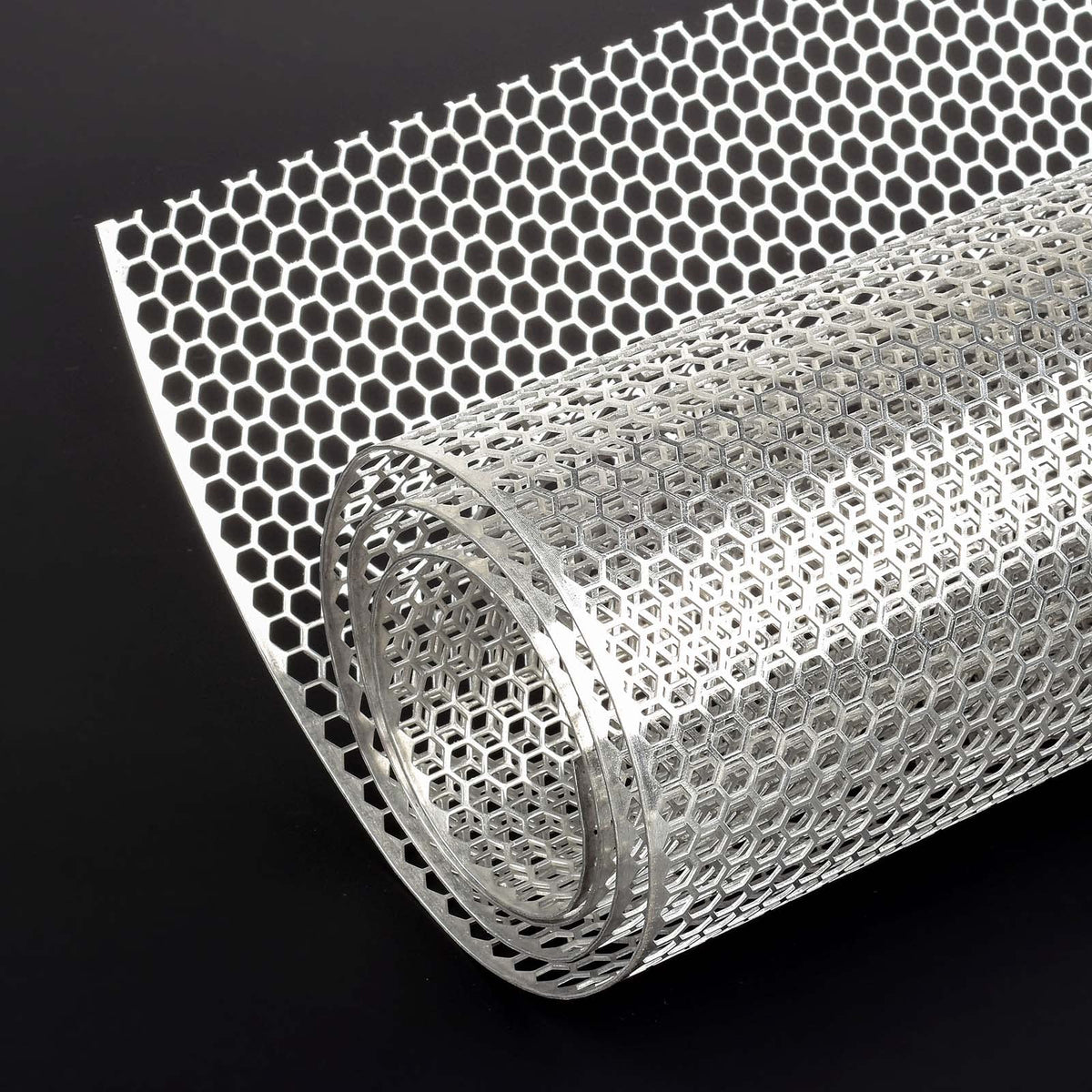 AggAuto front view of grill mesh showing full panel and shape benefits
