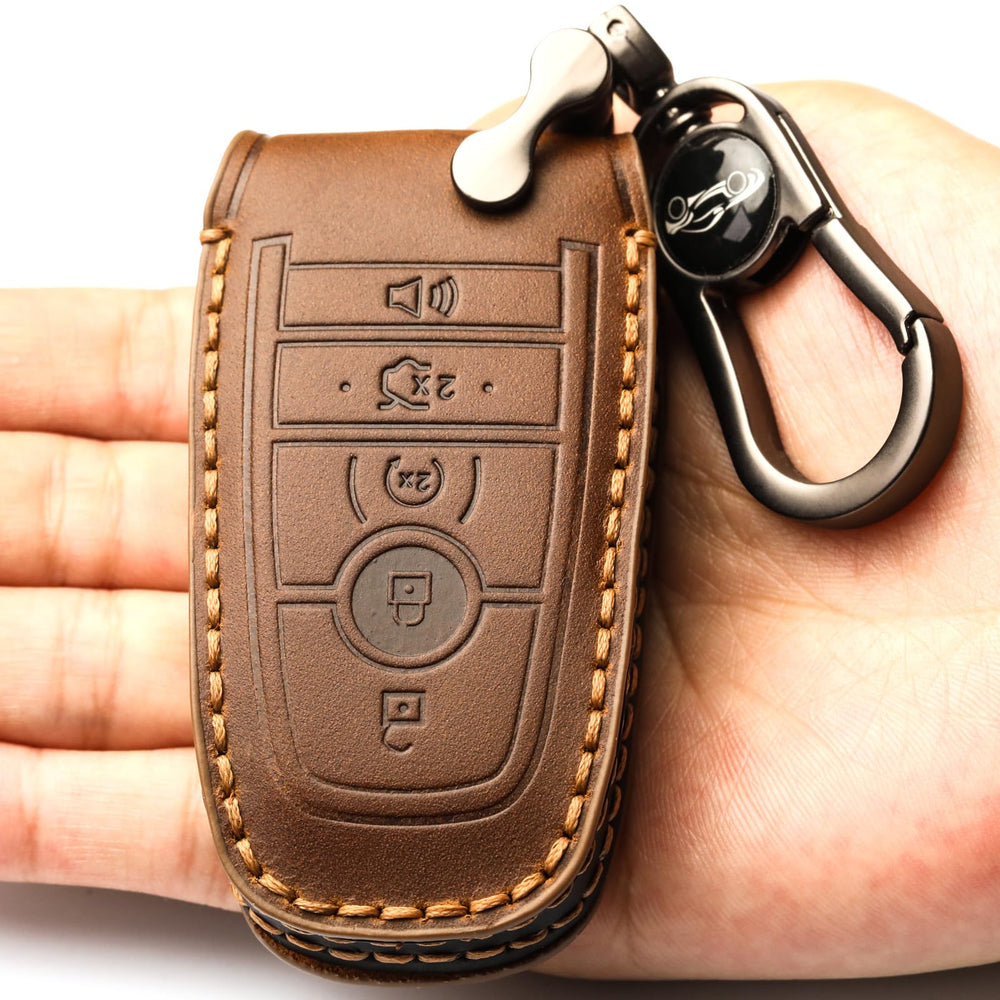 APEKUU key shell being used to unlock car, convenient operation