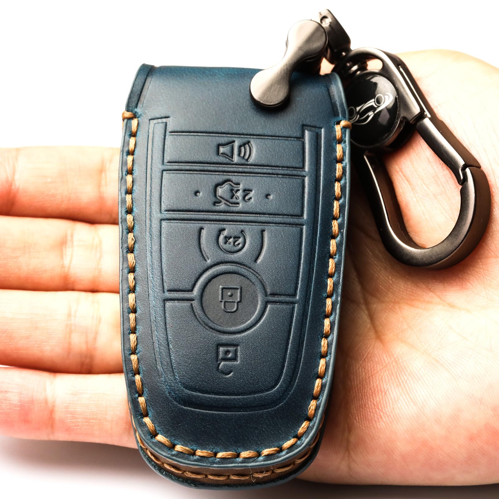 APEKUU attached to keychain in lifestyle setting prevents key loss