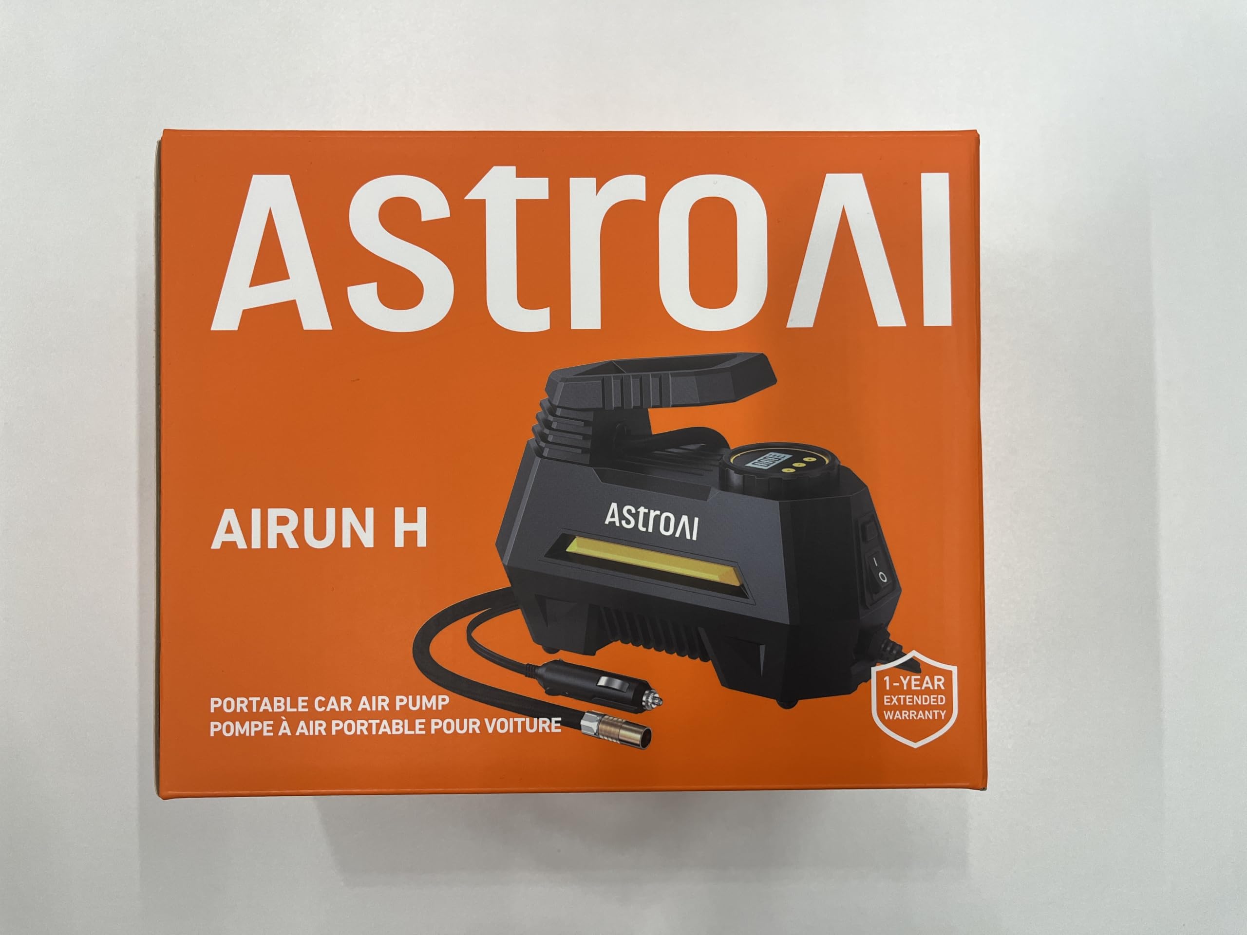AstroAI AIRUN H accessory kit spread with adapters and needle for versatility