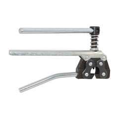 AZSSMUK close-up of the holder jaws demonstrating secure chain alignment benefit