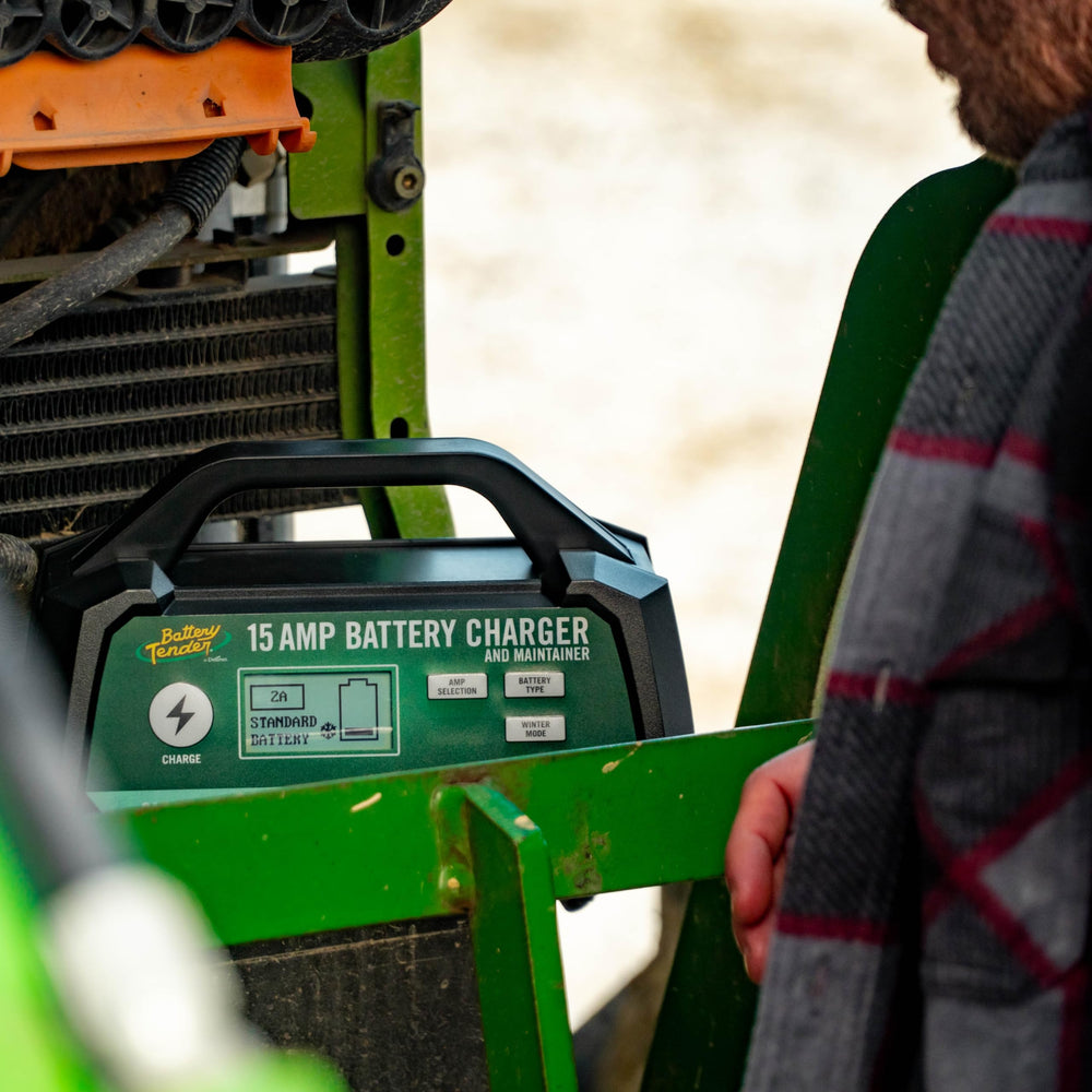 Battery Tender handle and ports showing portable ease of use