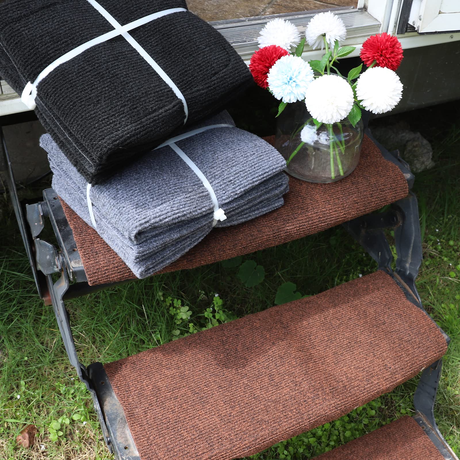 BLACKHORSE-RACING foot stepping on cover, shows traction and cushioned surface