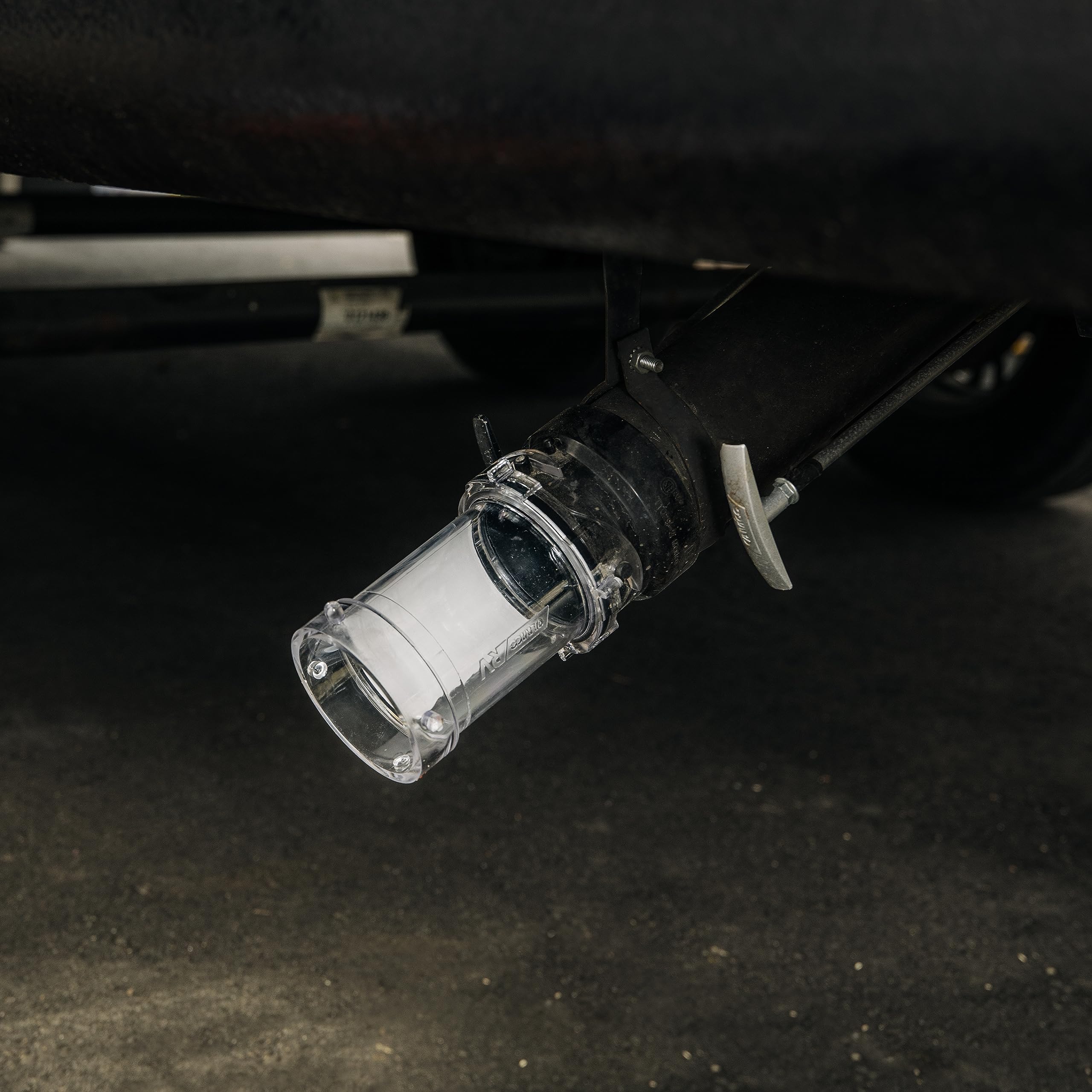 Camco clear extender connection detail displaying bayonet and lug fittings benefit