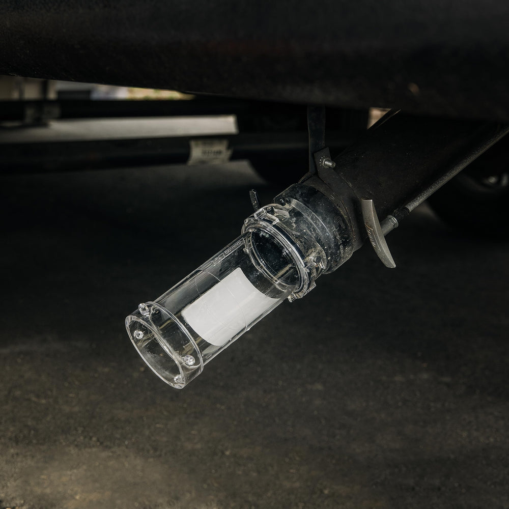Camco bayonet connection detail demonstrating secure, tool-free attachment
