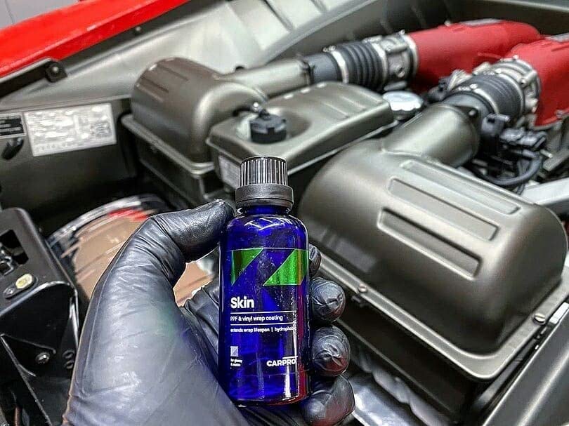 CARPRO CQUARTZ Skin close texture shot highlighting film adhesion detail