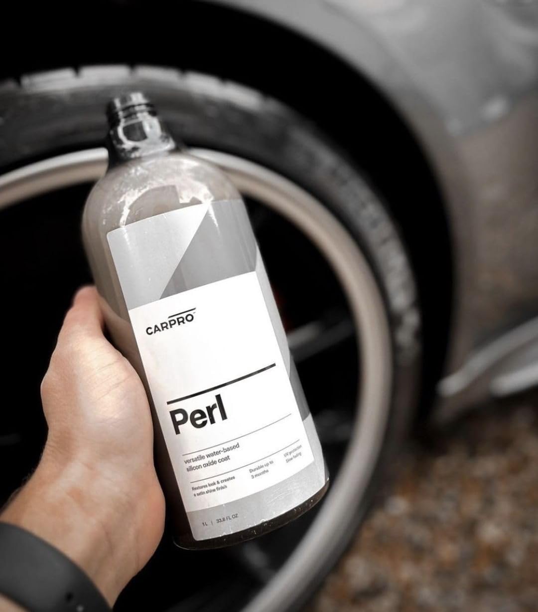 CARPRO PERL close-up of liquid texture highlighting non-greasy satin finish