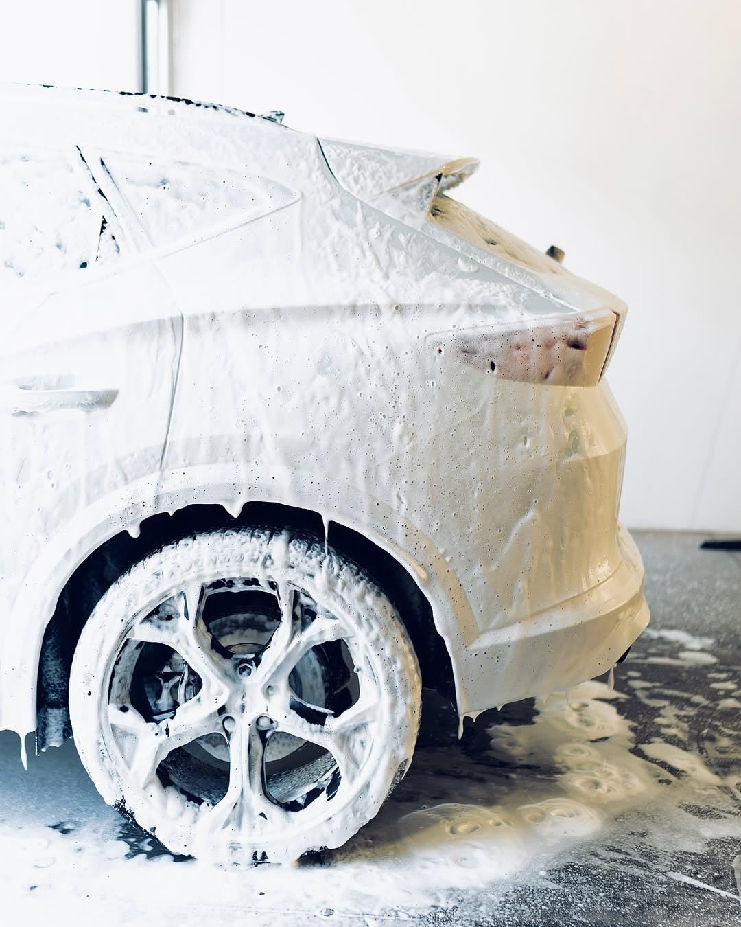 CARPRO Reset producing dense foam from a cannon, improving cleaning efficiency