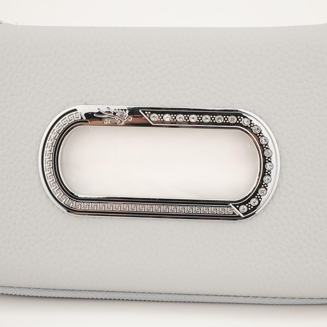 Cartisen size scale next to sunglasses indicates compact silhouette and space-saving benefit