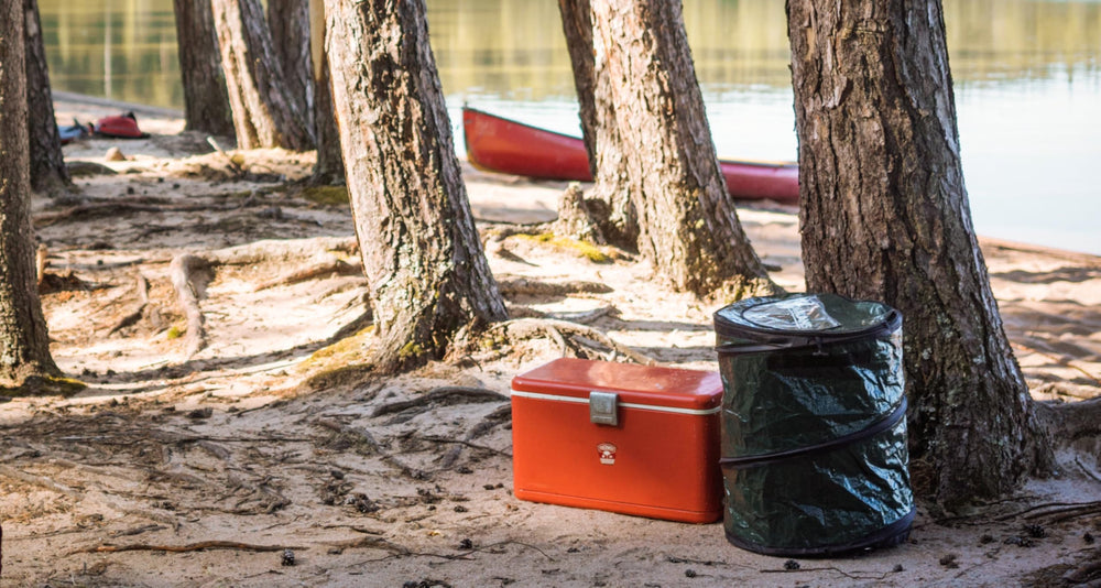 Coghlan's mini pop-up sturdy handles for easy carrying and emptying