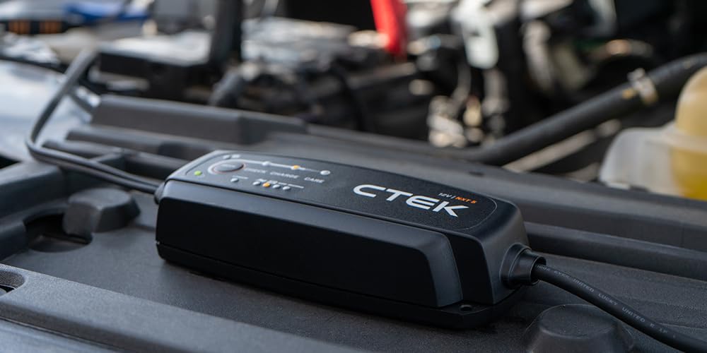 CTEK NXT 5 icons for lithium and lead‑acid compatibility showing chemistry support