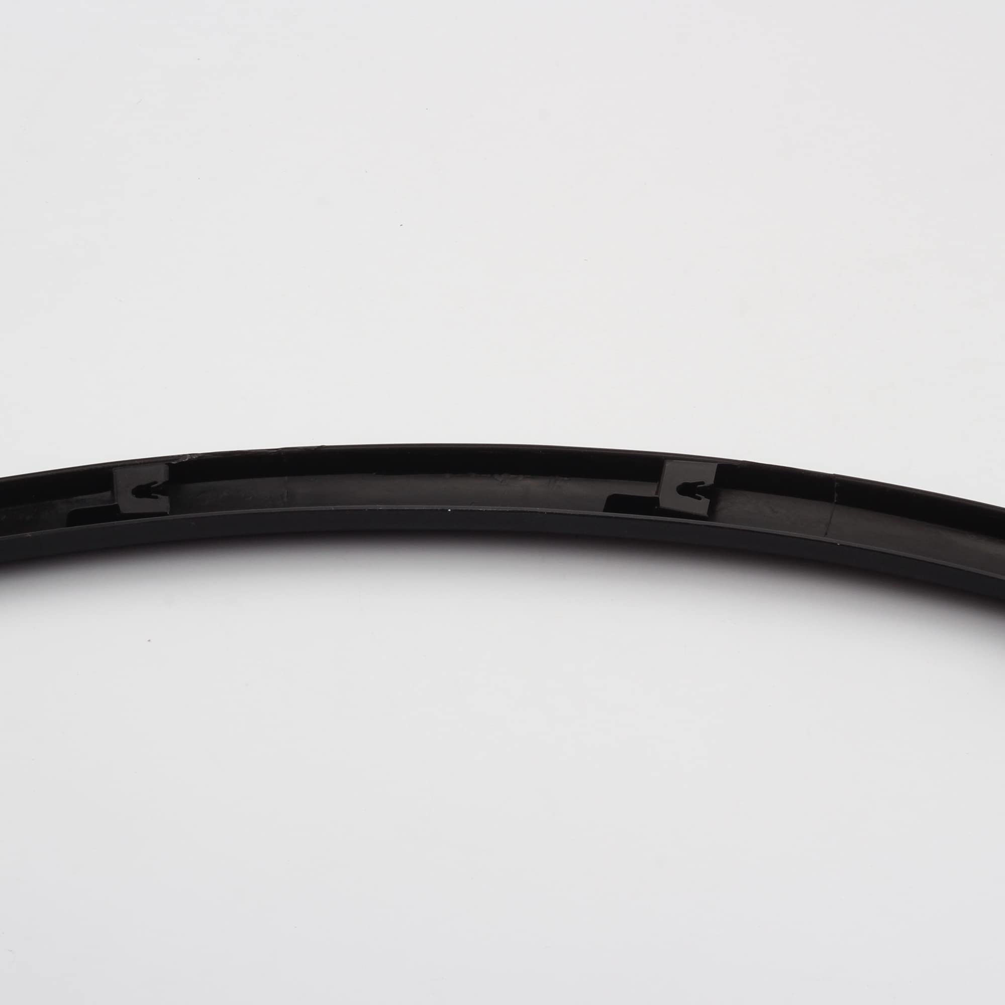 Dasbecan trim installed on Durango front-right wheel arch, protects against debris