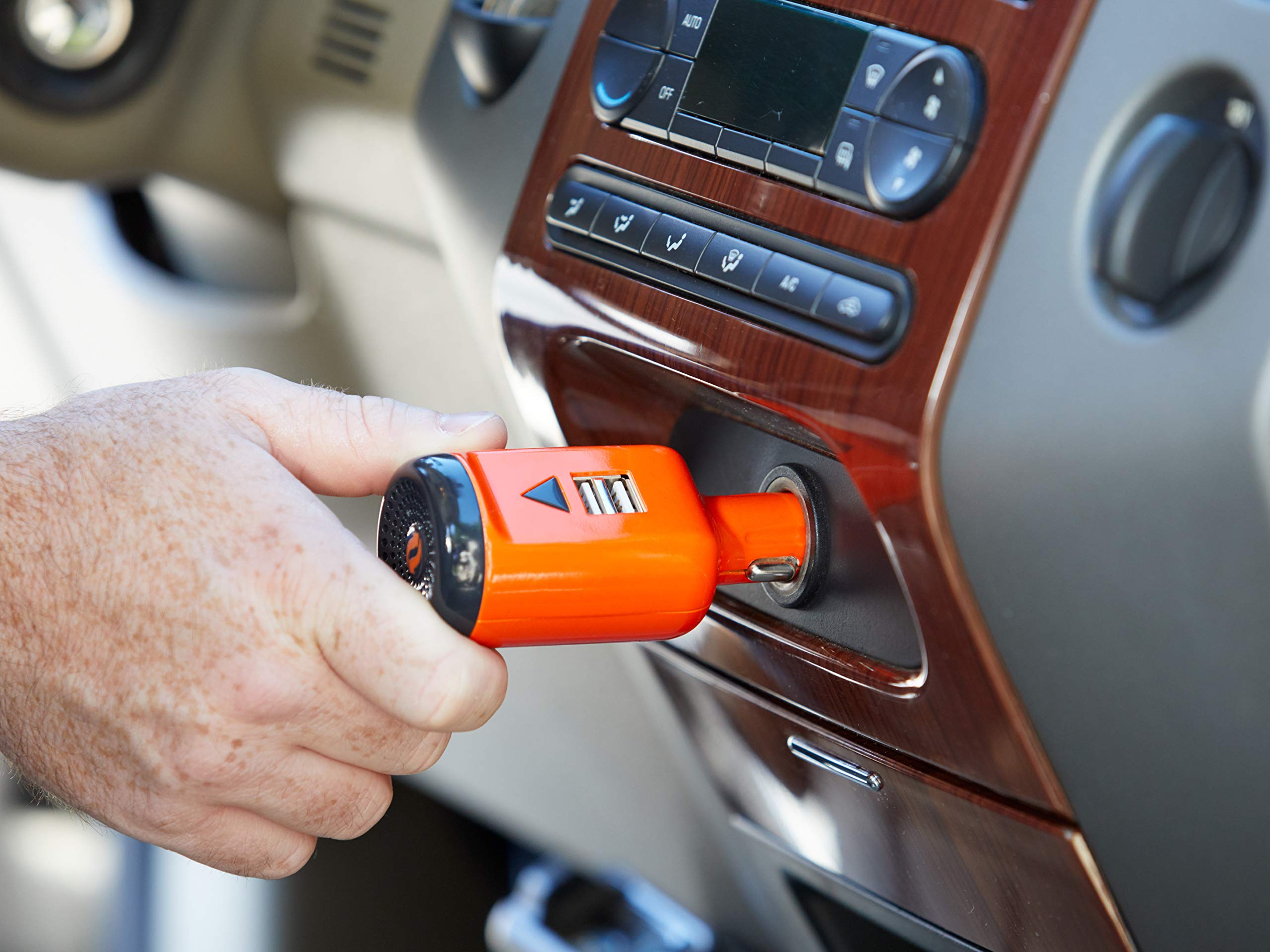 Dead Down Wind Dead Zone Ozone2Go plugged into car outlet showing continuous odor control