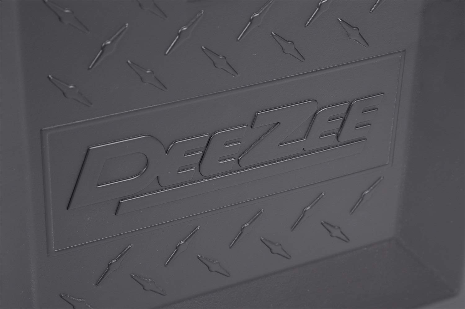 DEE ZEE DZ91717P brite-tread texture detail providing non-slip surface