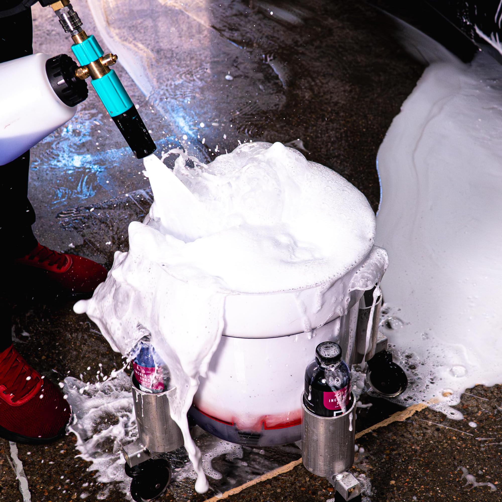 DIY Detail bucket wash setup with mitt and diluted Incredible Suds T2 for safe hand washing