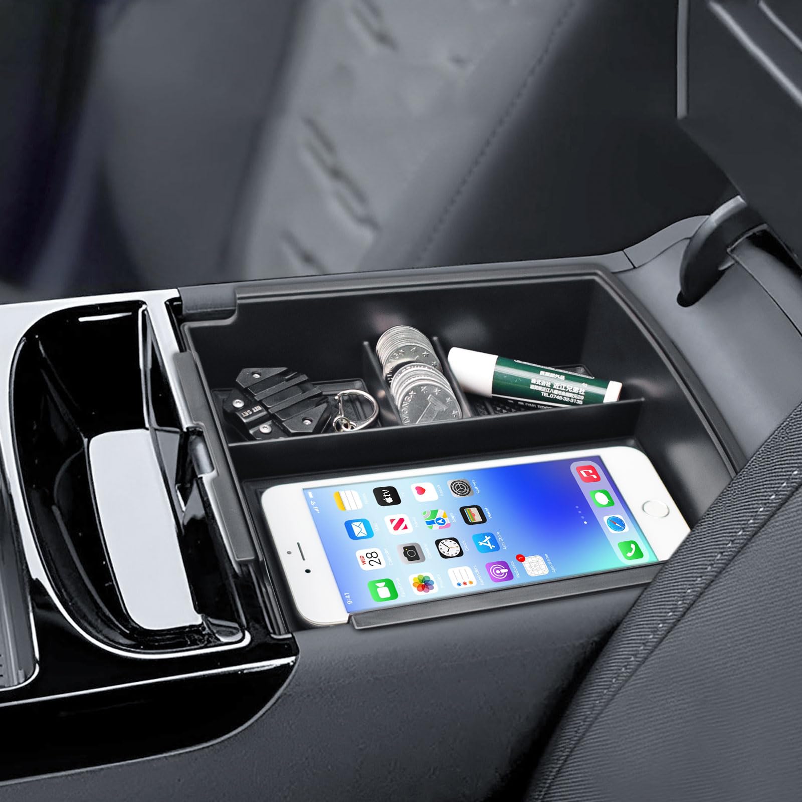 EDBETOS in-cabin lifestyle shot showing clutter-free driving convenience