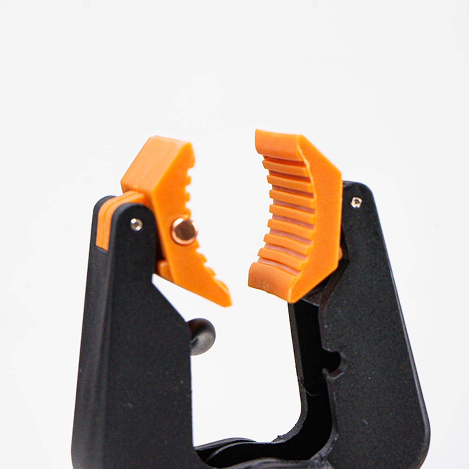 Elitech clamp probe beside ruler showing compact size for easy transport