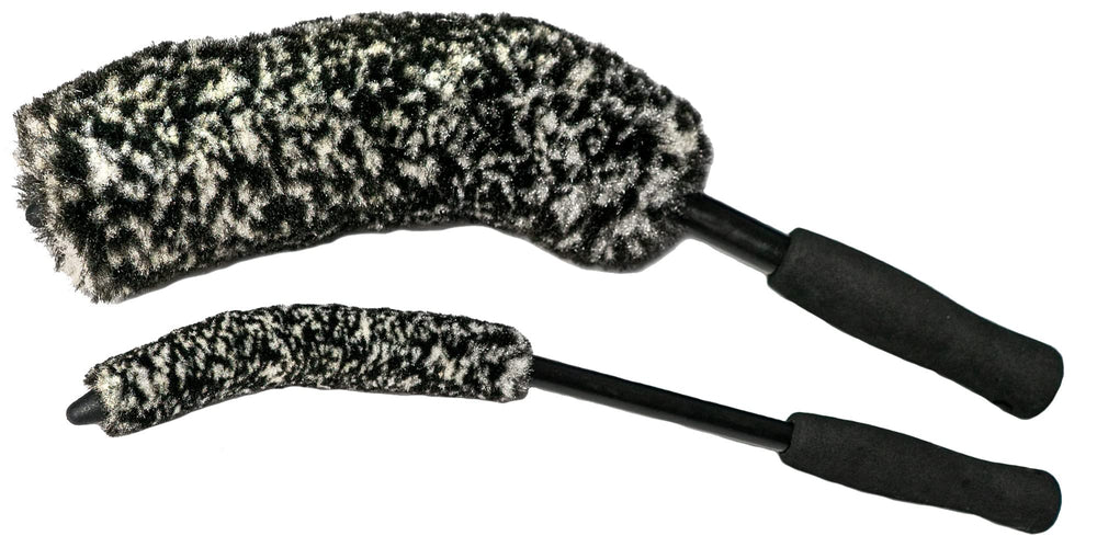 ExoForma both brushes laid flat showing size difference and complementary heads