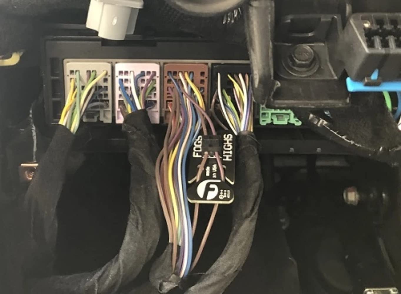 Fleece Performance wiring close-up showing connector detail for simple installation benefit