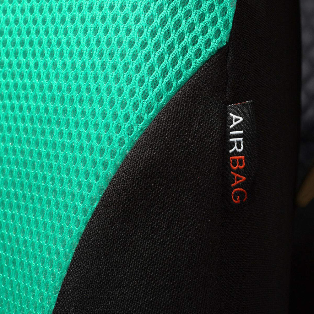 Flying Banner elastic hem and straps display quick-install convenience