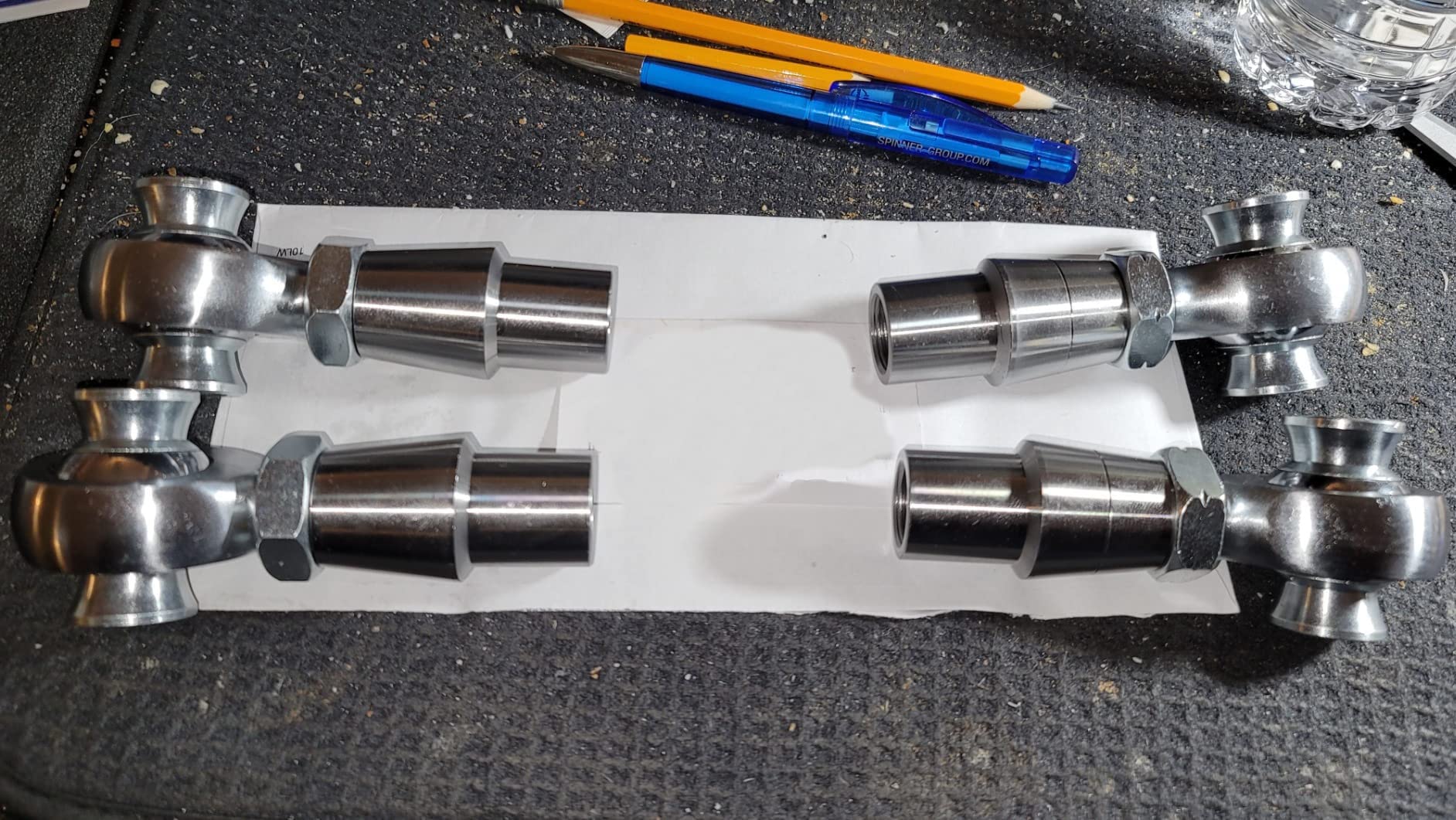 GaiRen close-up of chromoly finish and bearing race, showing corrosion resistance and strength
