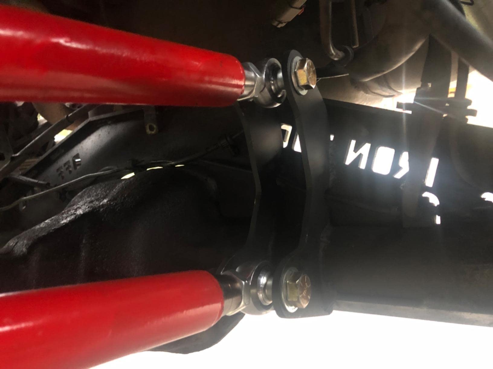 GaiRen installed on a traction bar, showing proper articulation and improved alignment