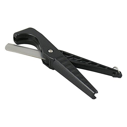 Gates hose cutter close-up of blade and cradle delivering precise, square hose ends