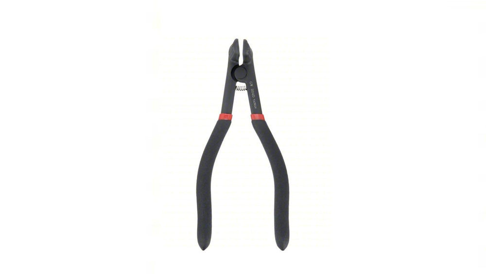 GEARWRENCH 204D front view showing plier shape and ergonomic grip for durable battery maintenance