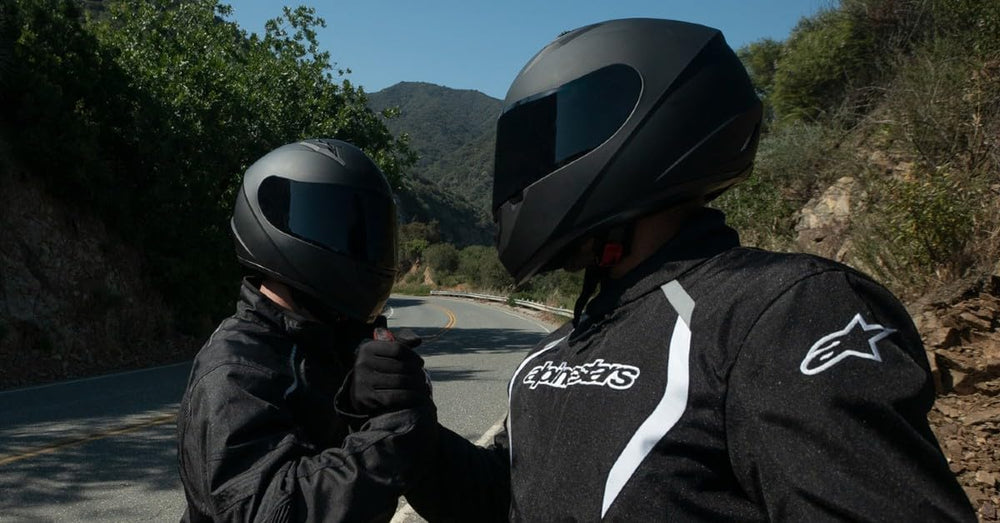 GLX GX11 tinted visor close-up reducing glare for daytime riding