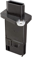Hitachi MAF0031 electrical connector detail ensuring reliable vehicle connection