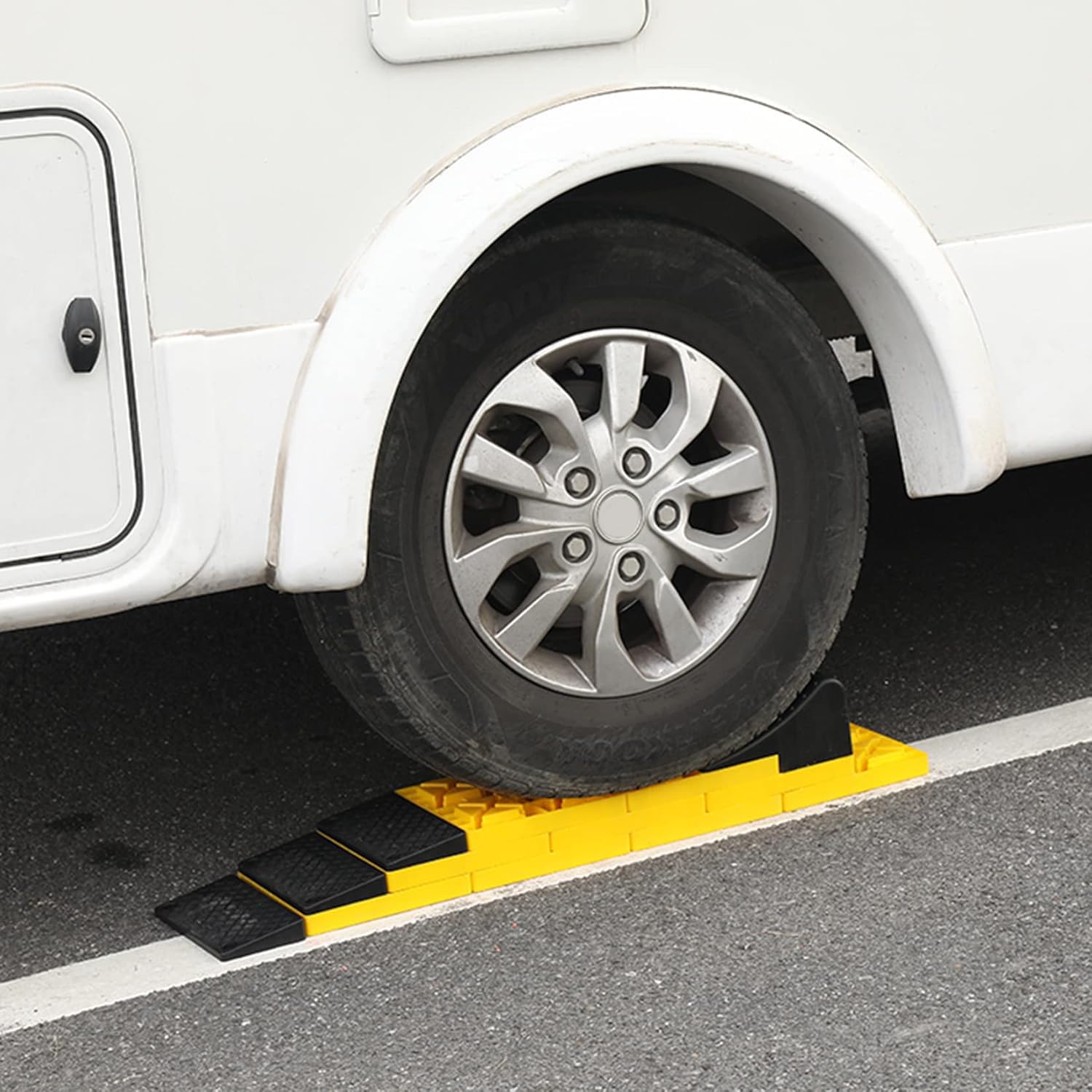 Homeon Wheels solid bottom detail preventing sinking on soft ground