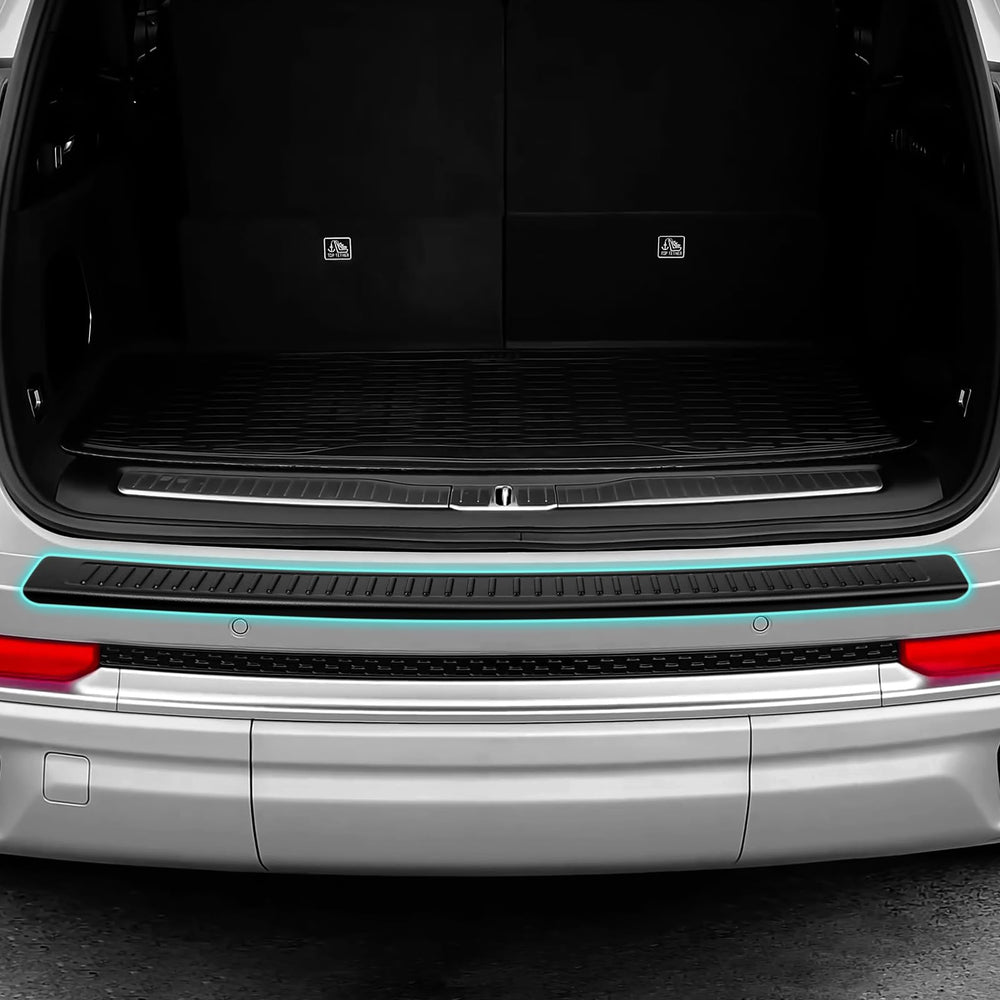Hugeek installed on Grand Cherokee L rear bumper demonstrating flush fit and protection
