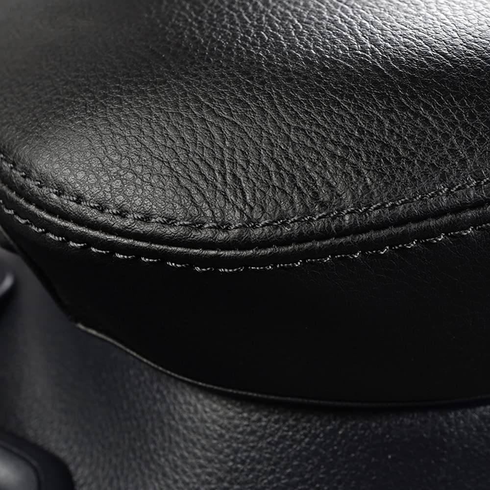 INTGET in-car lifestyle image with driver resting elbow for comfort benefit