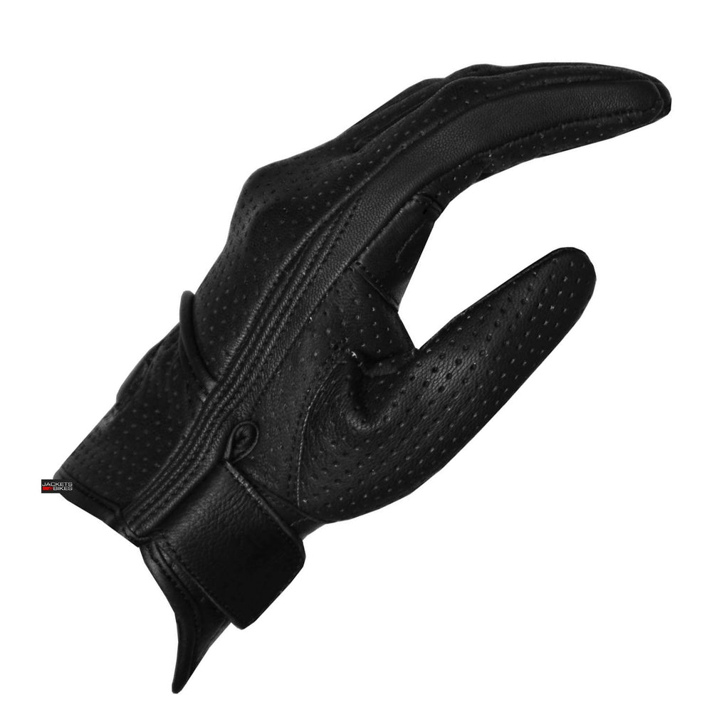 Jackets 4 Bikes commuter glove in urban setting showing practical style benefit