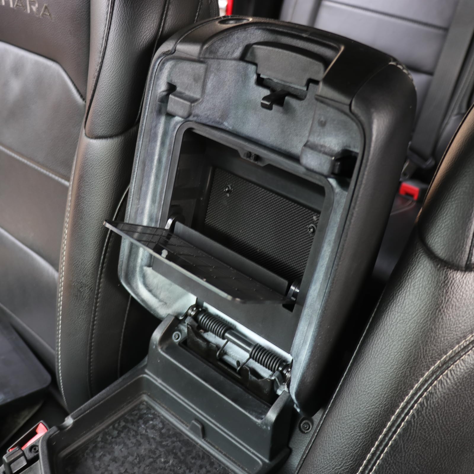 JHD-TOGO damping mechanism detail demonstrating smooth quiet operation