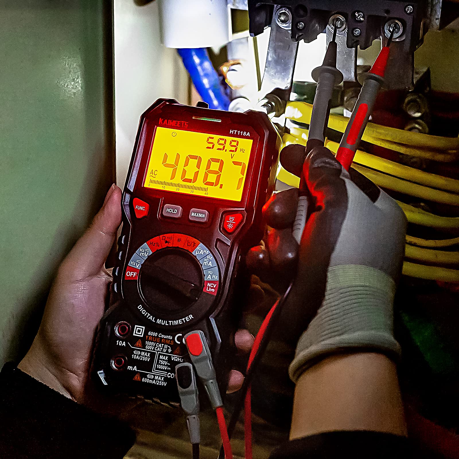 KAIWEETS close-up of 6000-count LCD emphasizing accurate true-RMS measurements